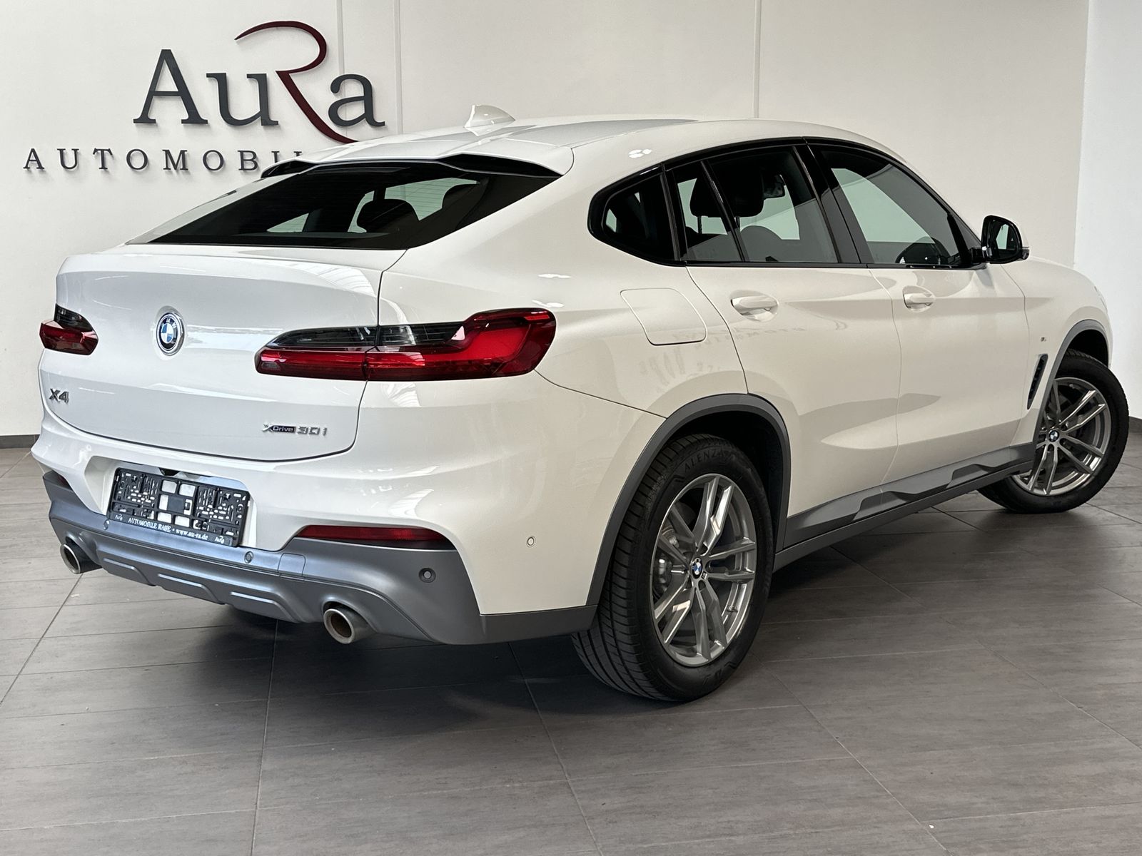 Fahrzeugabbildung BMW X4 xDrive30i M-Sport X NAV+LED+360°+ACC+HEAD-UP
