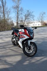 Honda CBR 650F * Akrapovic Auspuffanlage * Alarmanlage - HONDA CBR 650F