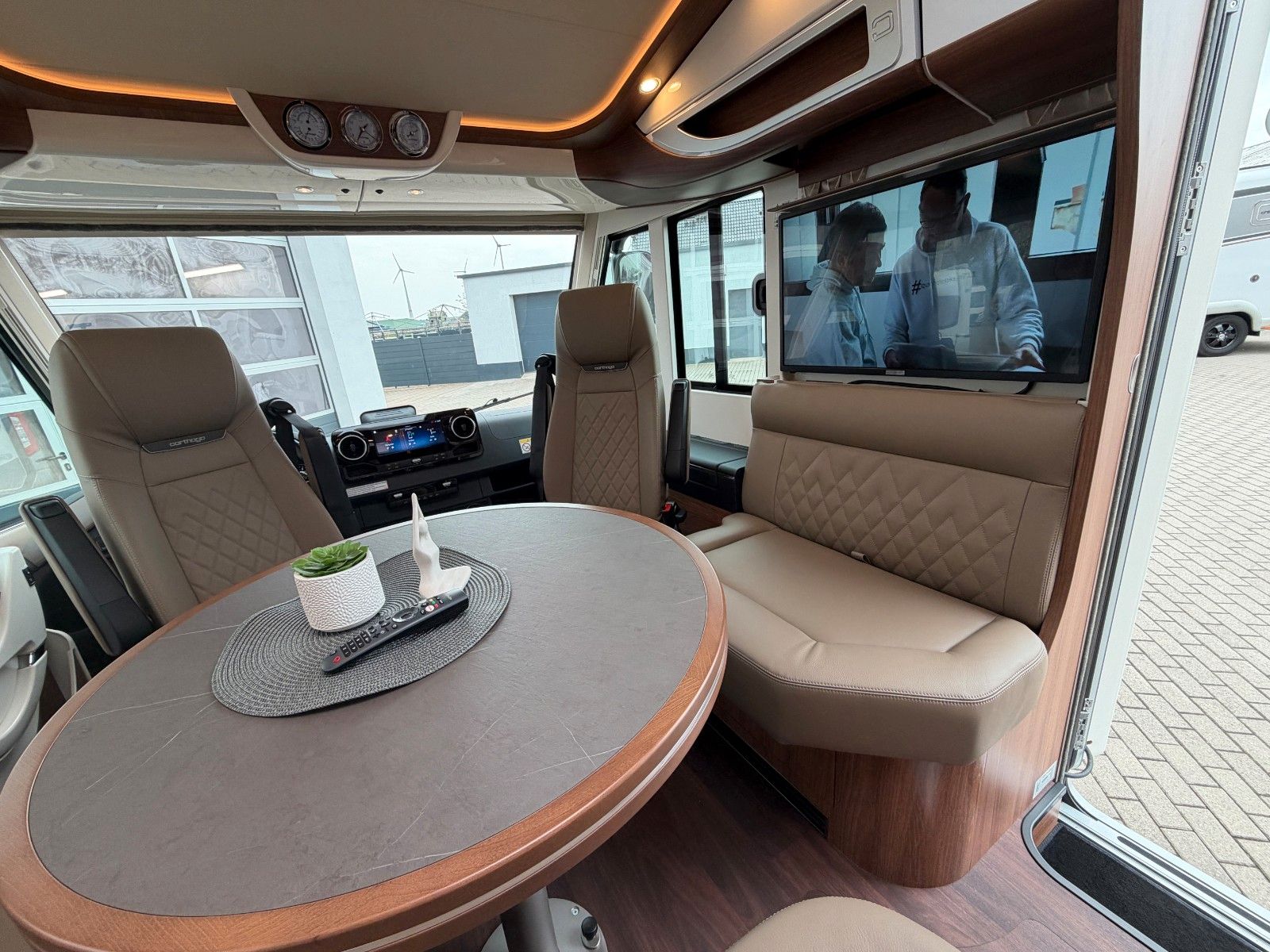 Fahrzeugabbildung Carthago chic e-line 50 LE DA Mastervolt
