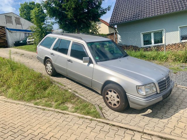 Mercedes-Benz E 320 W 124 / Aut. /  TÜV 02 /26