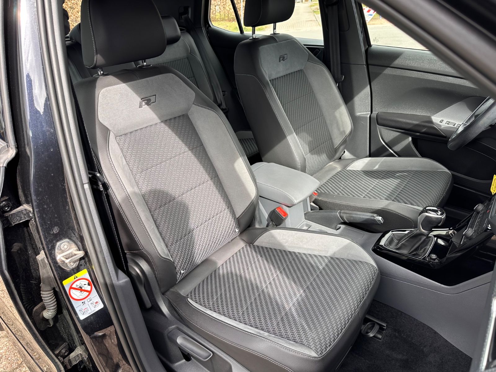 Fahrzeugabbildung Volkswagen T-Cross Style R Line 1.5 TSI DSG LED/Navi/ACC/AP