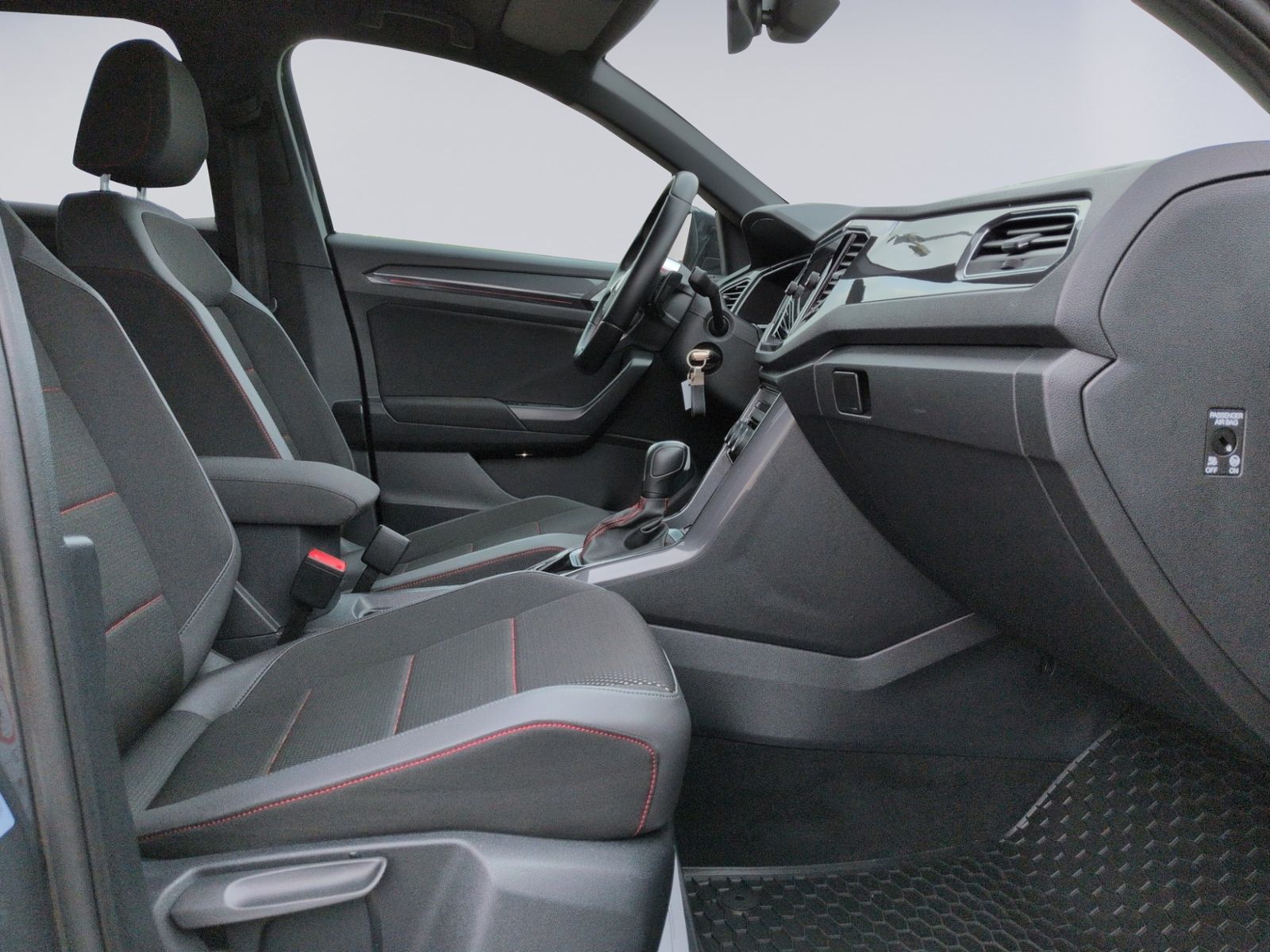 T-Roc 1.5 TSI DSG Sport R-Line LED+NAV+SHZ+