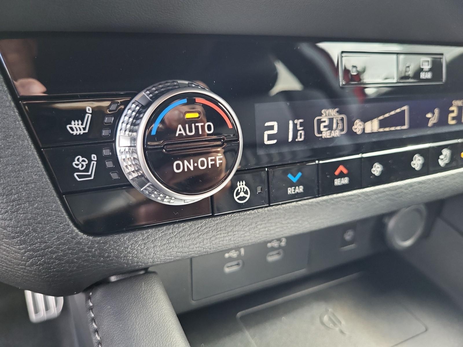 Mitsubishi Outlander 2.4 PHEV 4WD Top -PANO/Leder/HUD