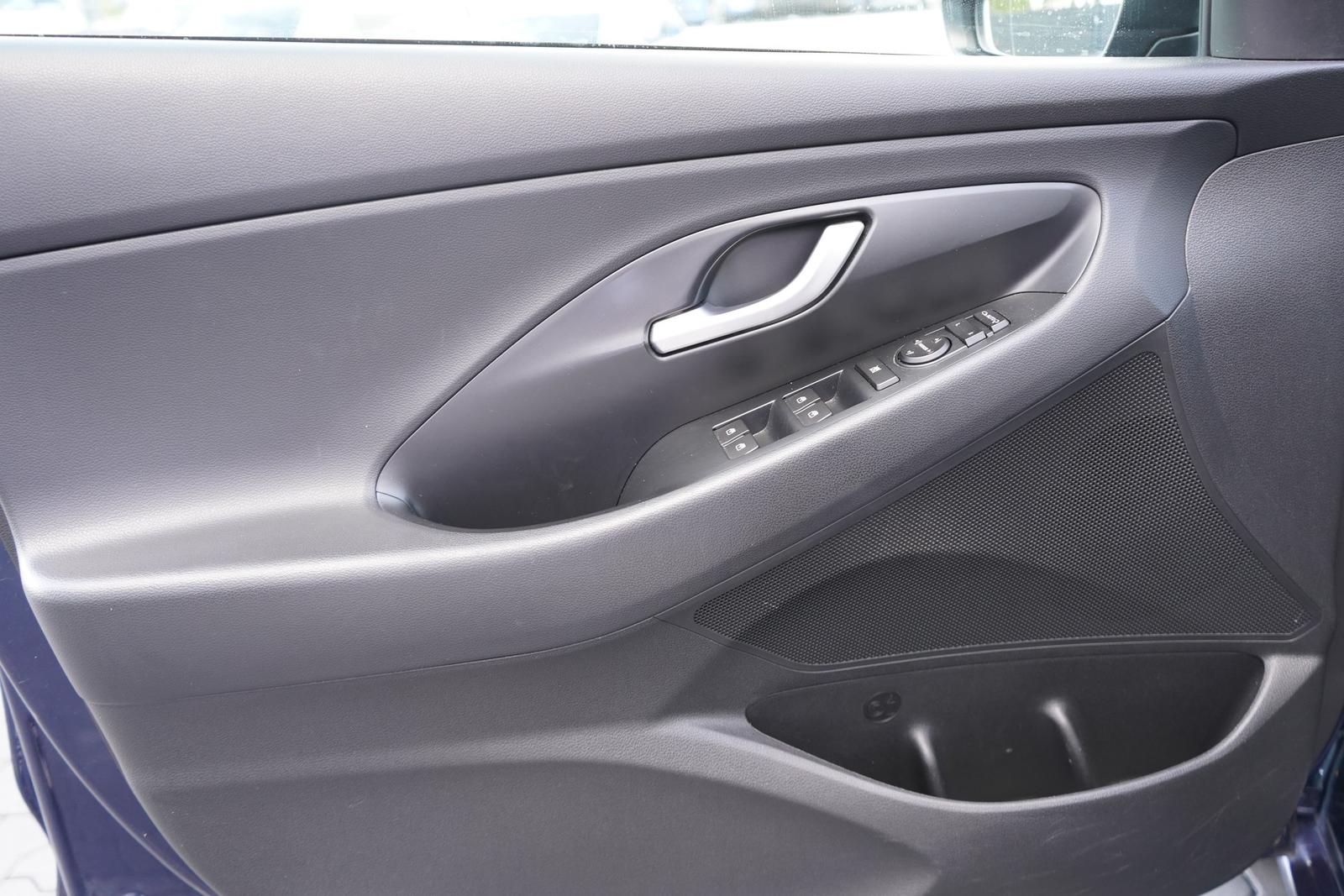 Hyundai i30 1.5 LED Navi Panorama Kamera Tempomat DAB