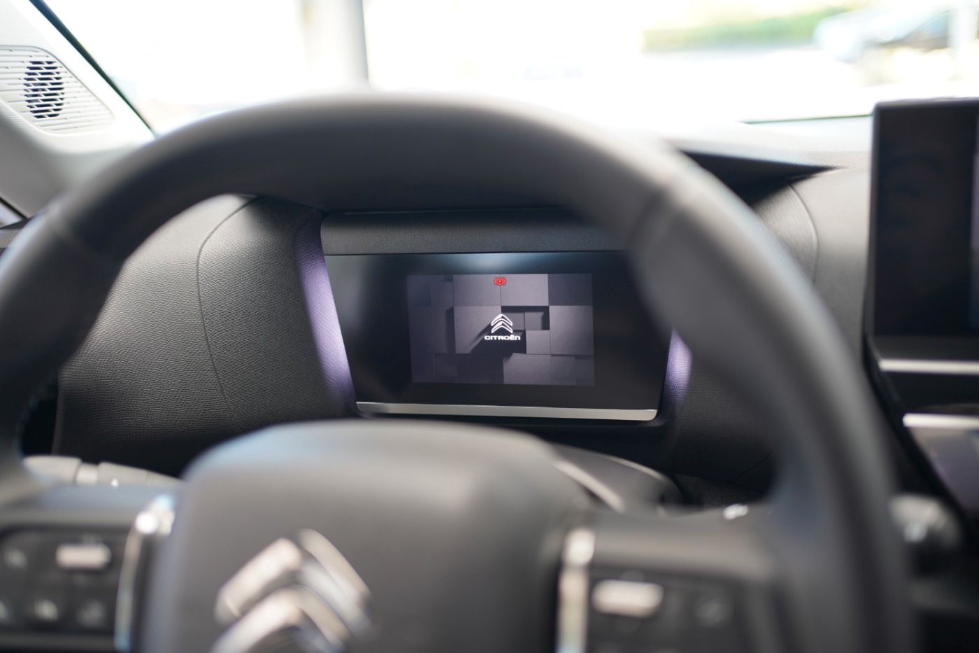 Fahrzeugabbildung Citroën C4 PureTech 130 Feel Pack Sitzheizung Navi DAB