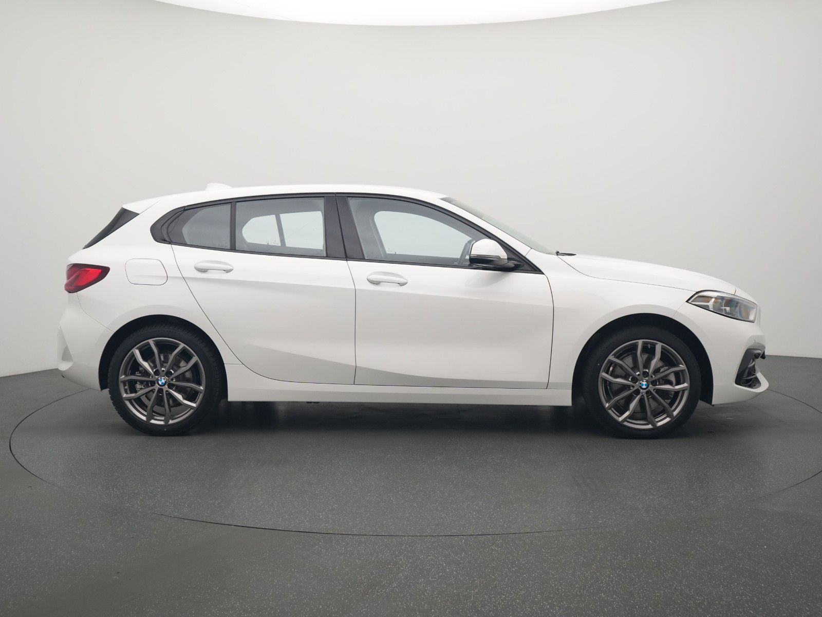 BMW 120 i Sport Line CARPLAY+LIVEPROF+TLEDER+KEYLESS foto 6