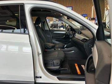 BMW X1 xDrive 20 d *HeadUp*Pano*AHK*Kamera*
