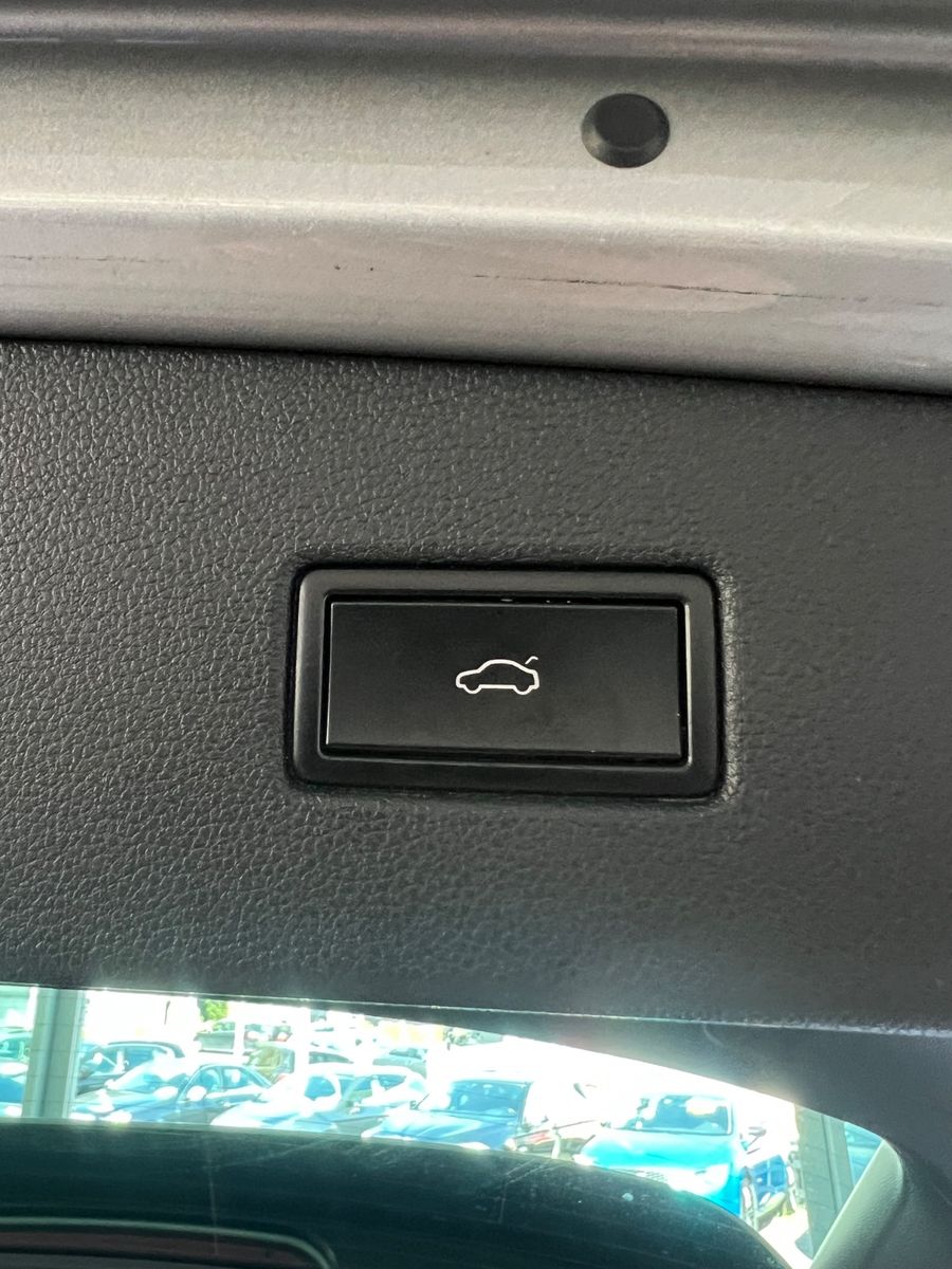 Fahrzeugabbildung Volkswagen Tiguan Highline 2.0TDI DSG 4Motion R-Line