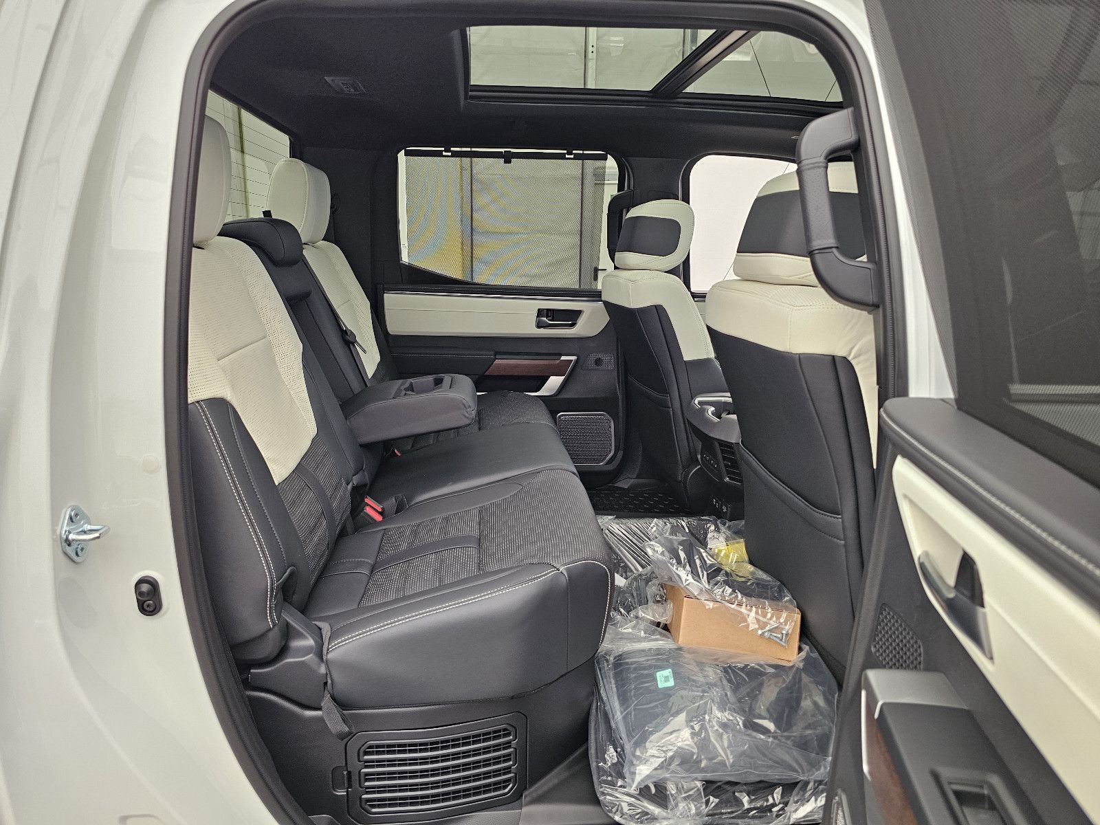 Fahrzeugabbildung Toyota Tundra Capestone T1: 74.000 EURO ! Stock !!!!!!!