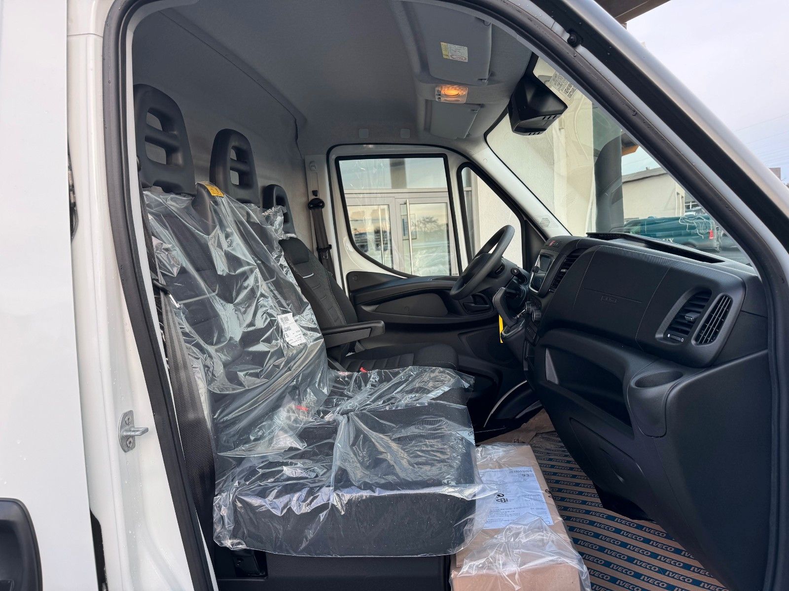 Fahrzeugabbildung Iveco Daily 35S14 HA8 *R4.100mm*Automatik*Kamera*