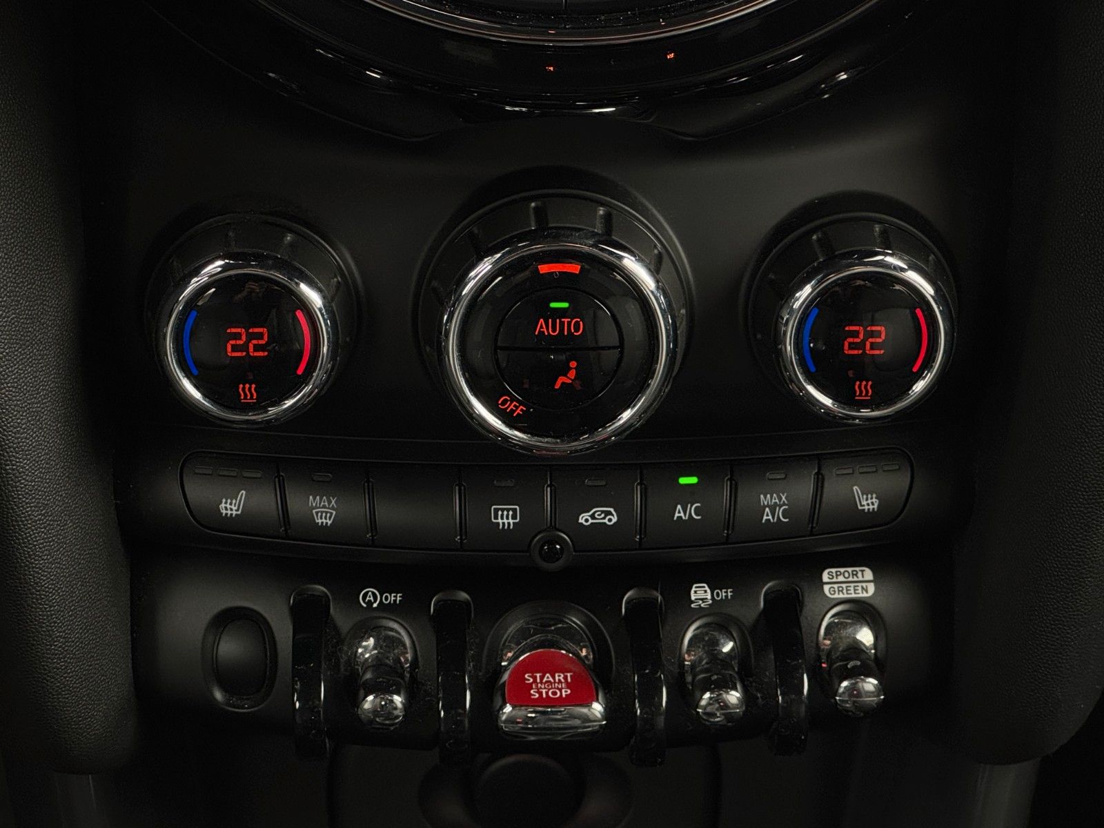 Fahrzeugabbildung MINI Cooper Temp. Komfortzugang JCW H&K PDC SHZ BLT