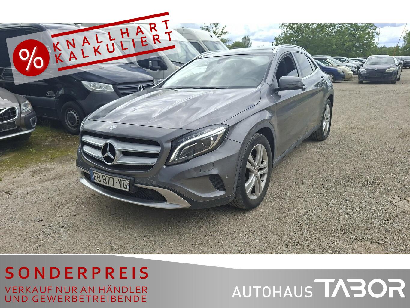 Mercedes-Benz GLA 200 Urban DCT Pano Navi Xenon ParkAss Kamera