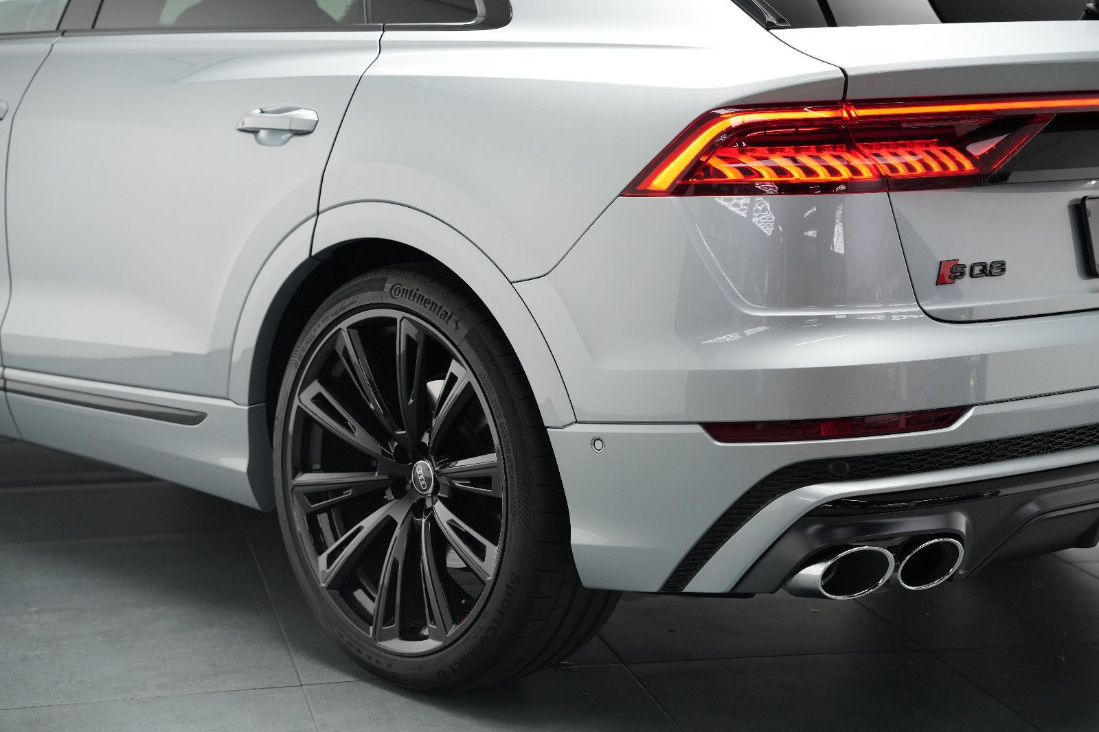 Fahrzeugabbildung Audi SQ8 4.0 TFSI quattro/EXCLUSIVE/ALCANTARA/BLACK