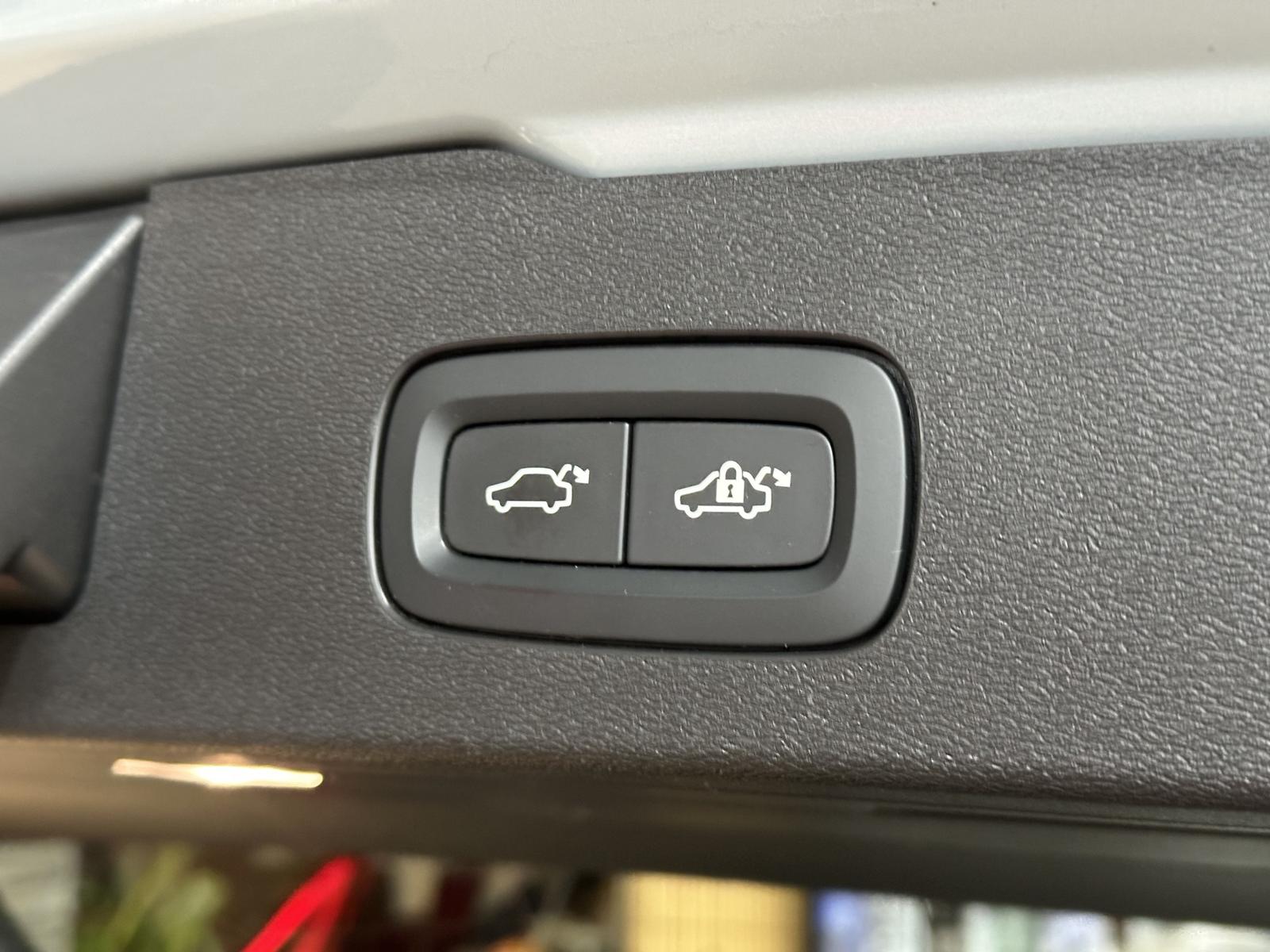 Volvo V60 Plus Dark Plug-In Leder R.Cam Memory AHK AWD, миниатюра 9