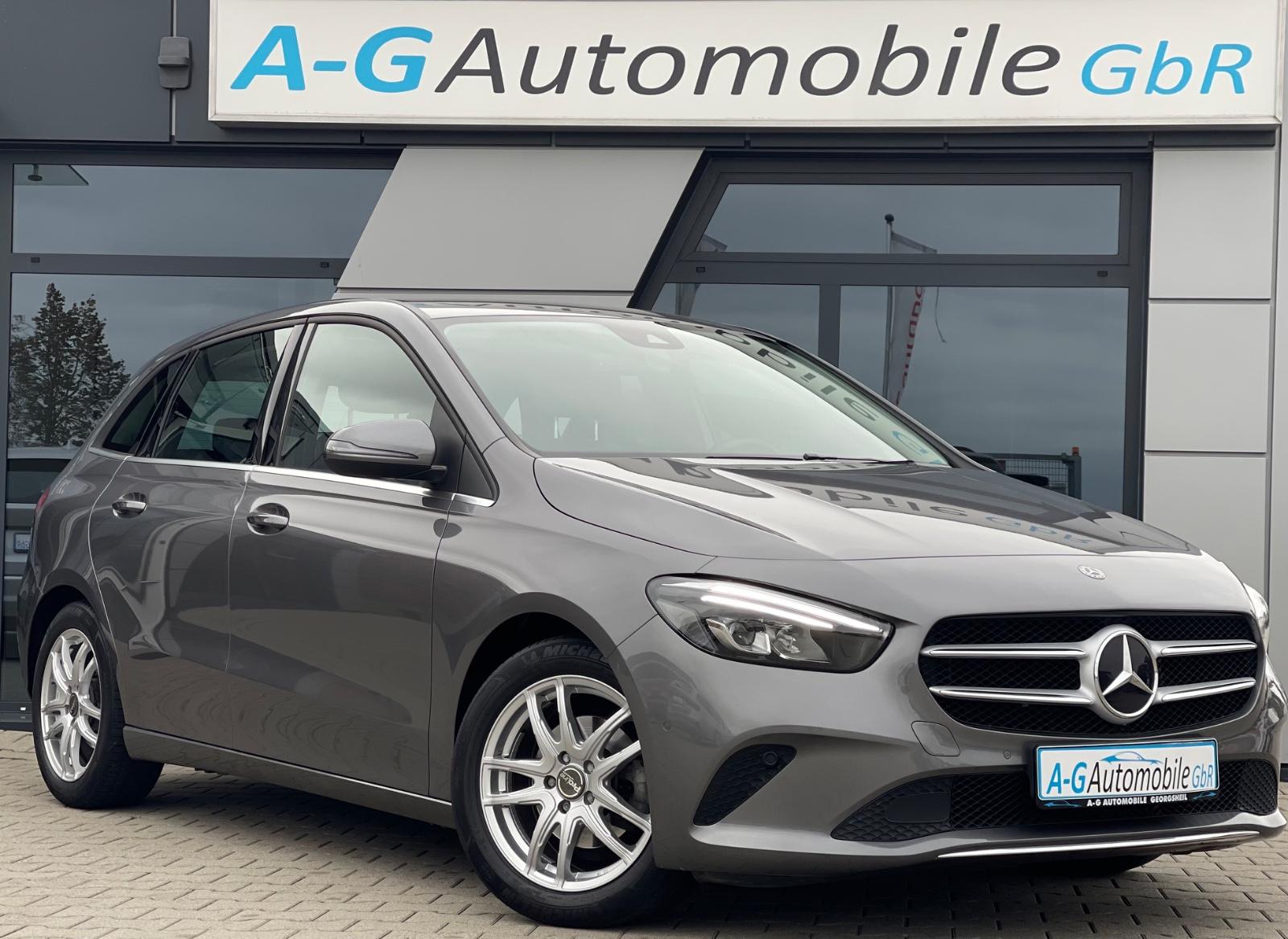 Mercedes-Benz B 180 Style Automatik NUR 46 TKM AHK LED KAMERA