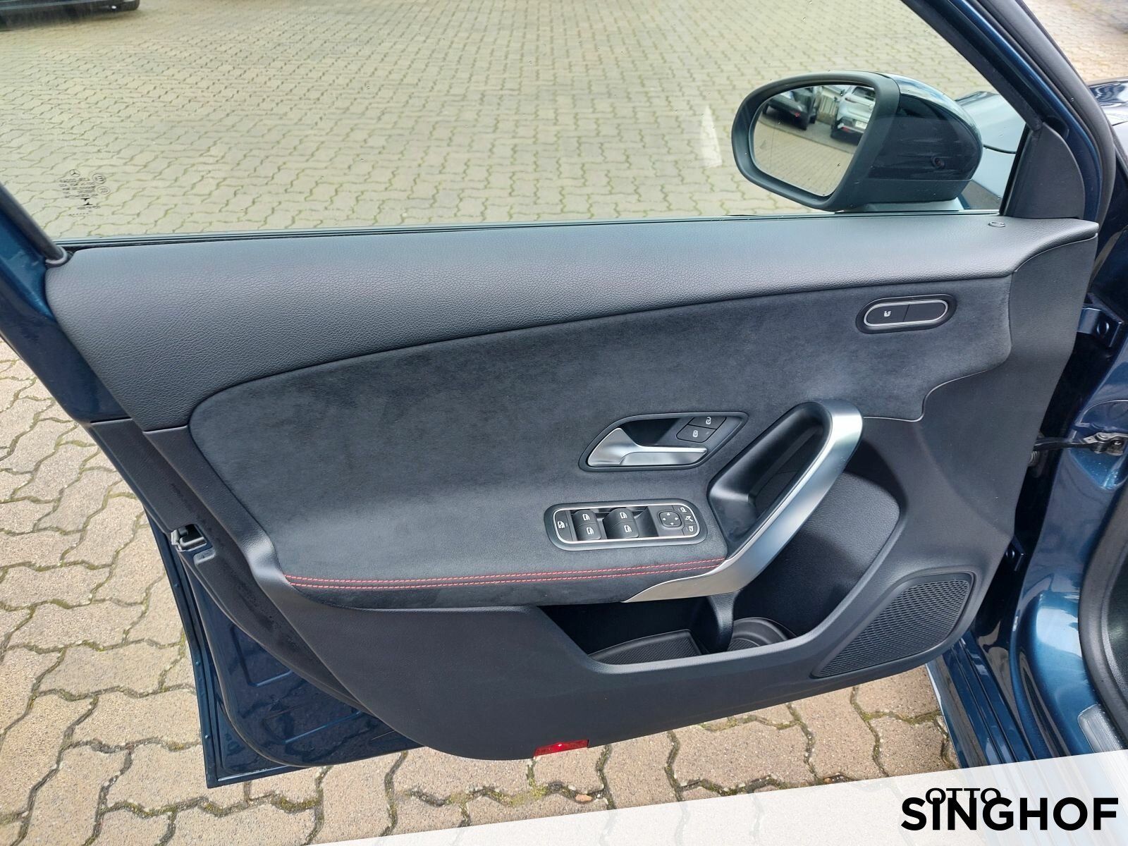 Fahrzeugabbildung Mercedes-Benz A 250 4matic AMG Pano+Night+LED+Rü Kam+Ambiente+