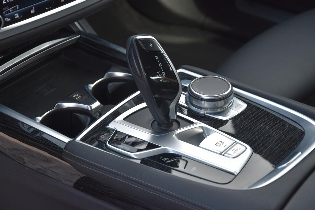 BMW 730