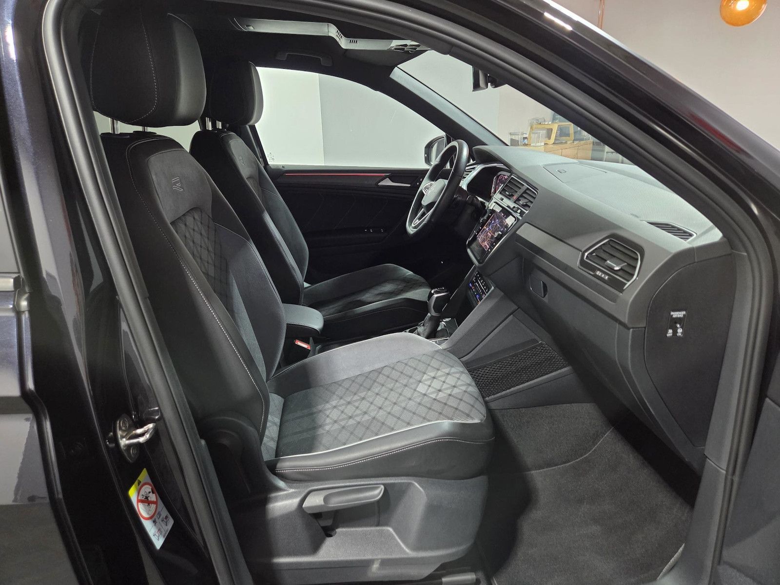 Volkswagen Tiguan 1.5 TSI DSG R-Line*BLACK*LED*NAVI*KAMERA foto 10