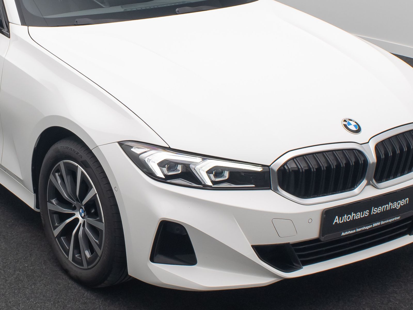 Fahrzeugabbildung BMW 320d Kamera DAB HiFi Panorama Sportsitz Leder