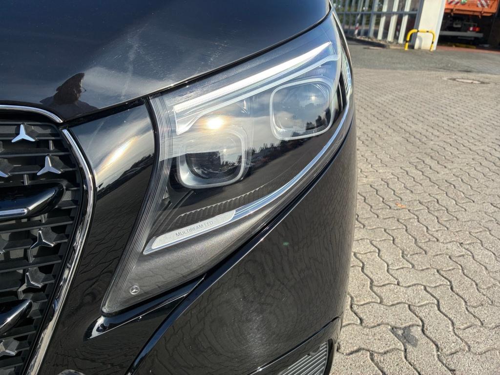 Mercedes-Benz V 300 d AVANTGARDE Extralong Leather+8-Seats+LED