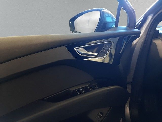 Fahrzeugabbildung Audi Q4 e-tron 40 AHK Navi LED HuD eleHeck Kamera