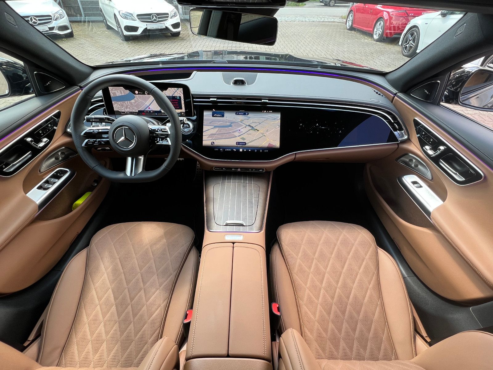 Fahrzeugabbildung Mercedes-Benz E 200 AMG LINE PREMIUM PANO SUPERSCREEN NAPPA
