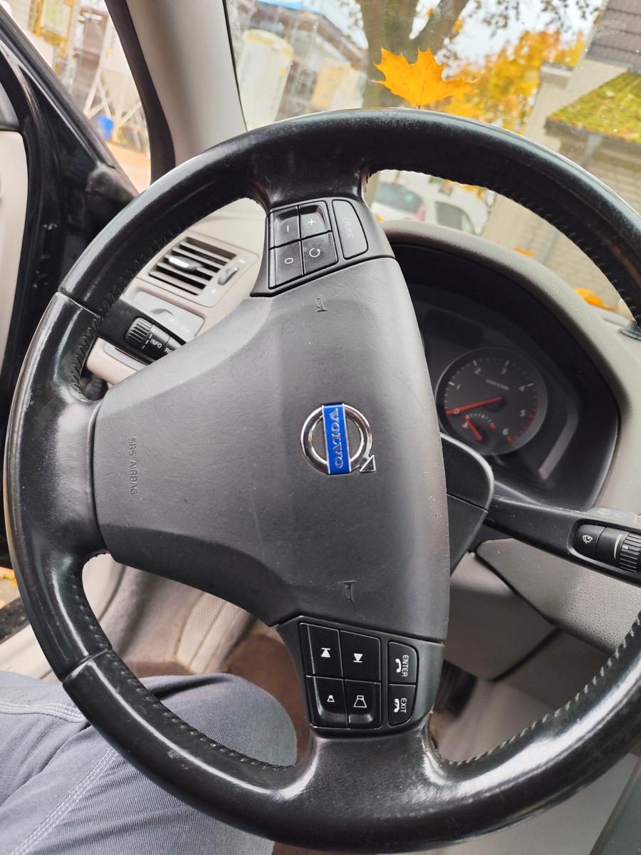 Volvo V50 2010 — photo 8