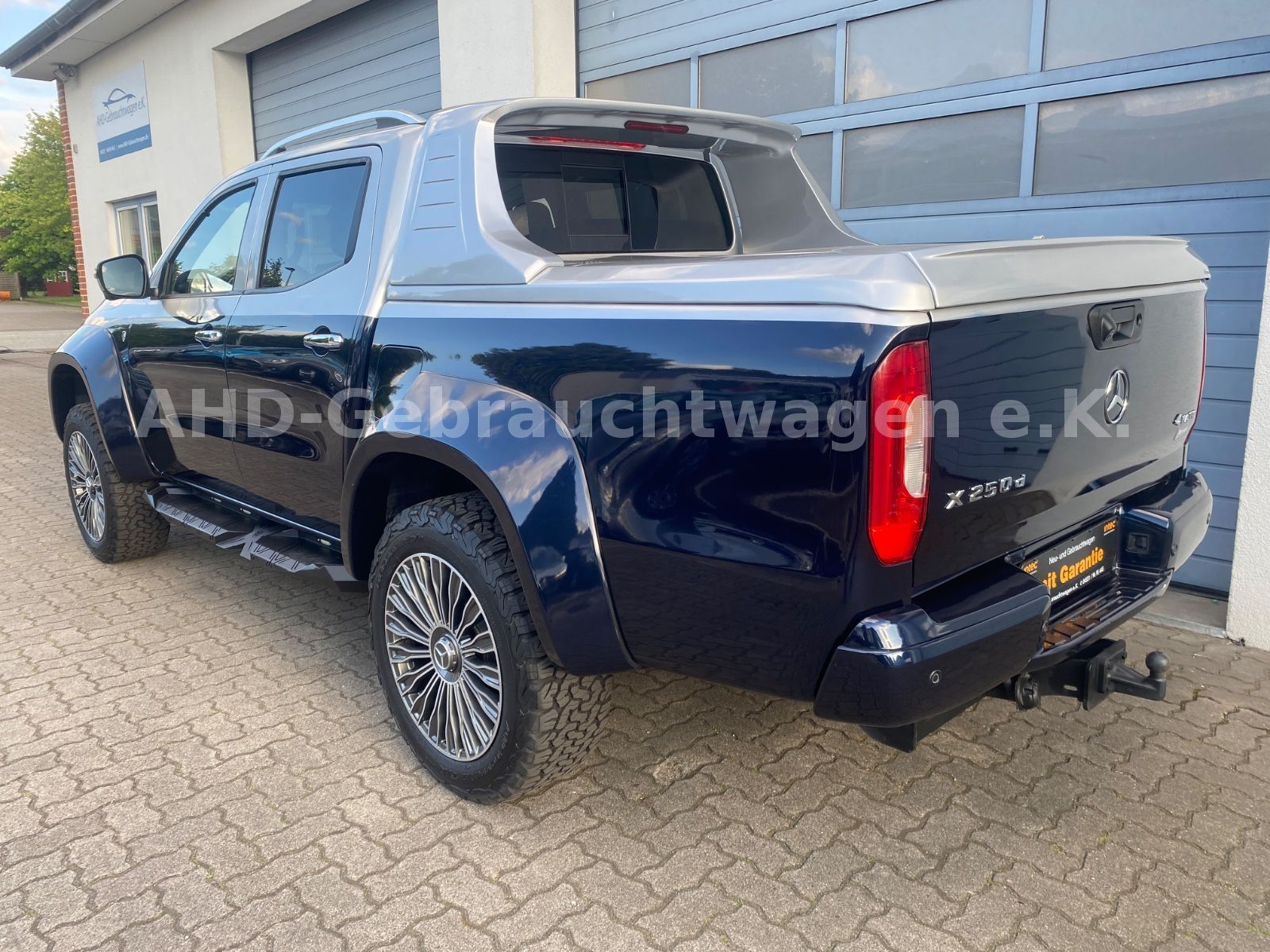 Fahrzeugabbildung Mercedes-Benz X 250d 4Matic D-Kabine Edition Breitumbau UNIKAT