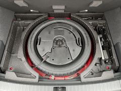 SKODA Karoq Sportline CANTON 4xSHZ AHK 5Jahre Garantie