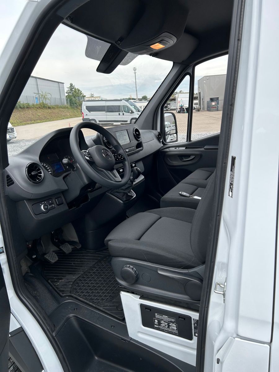 Fahrzeugabbildung Mercedes-Benz Sprinter III 211 CDI  Kasten  Navi  Kamera