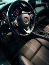Mercedes-Benz GLA 220 4MATIC DCT - AMG Style - Mercedes-Benz GLA 220 von privat