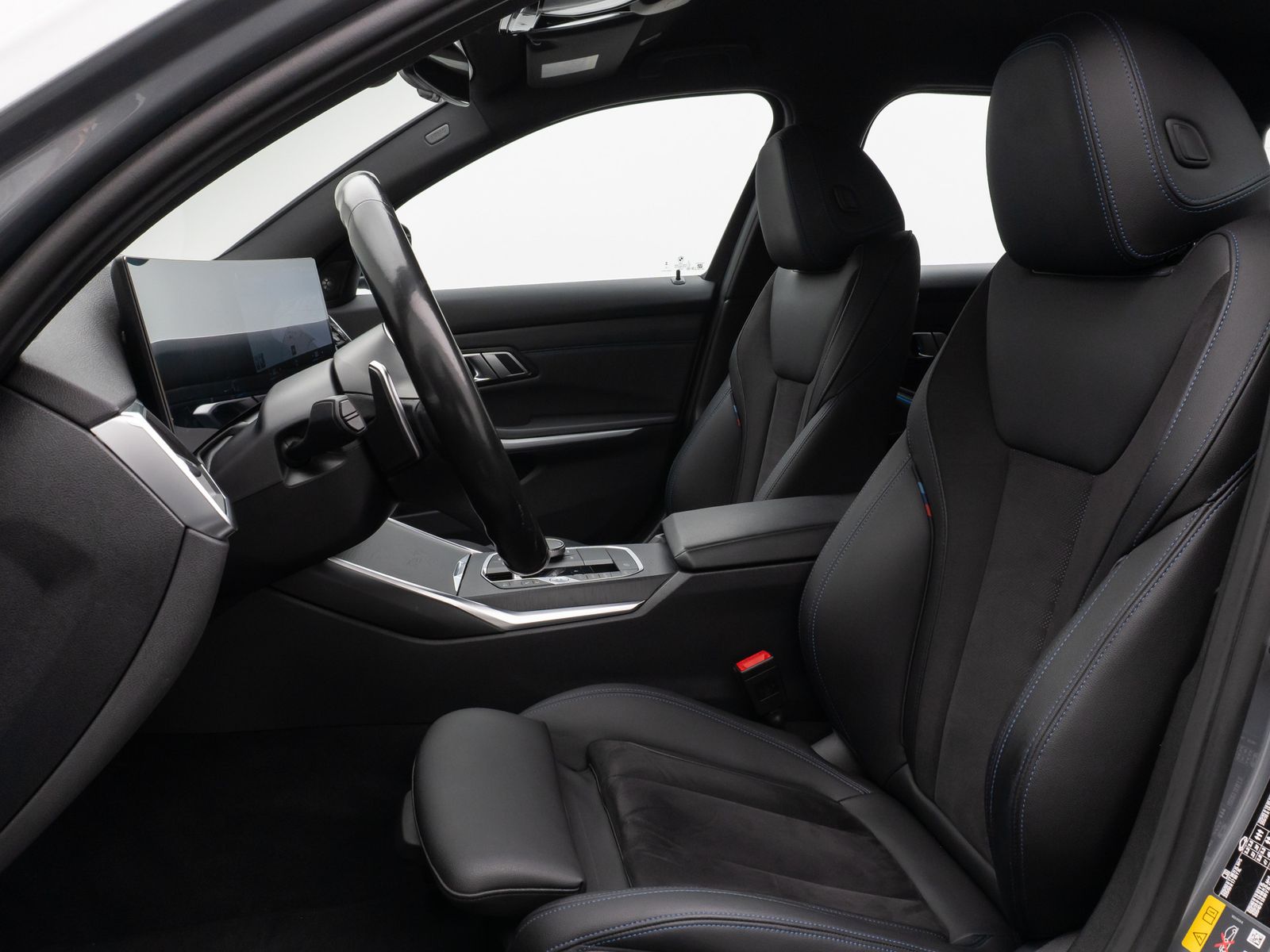 Fahrzeugabbildung BMW 330e M Sport Kamera HUD DAB H/K Alarm LED 18Zoll