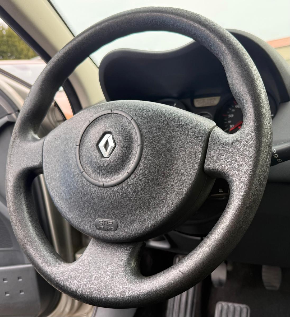 Renault Megane 2007 — engine 1.598 cm³, 111 HP (82kW)
