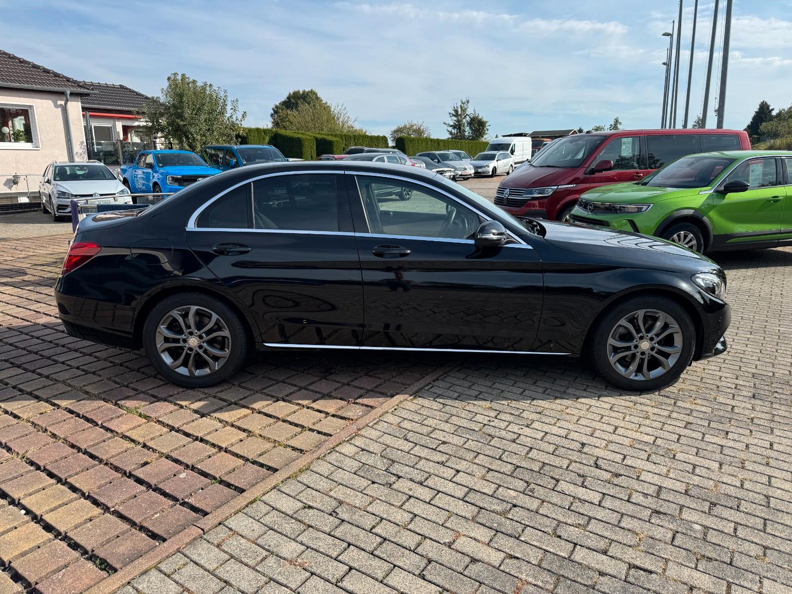 Mercedes-Benz C 180  Limousine Avantgarde mit LED
