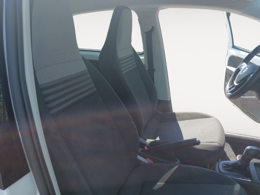 Fahrzeugabbildung Volkswagen e-up CCS-Ladedose Sitzheizung,Climatronic,DAB