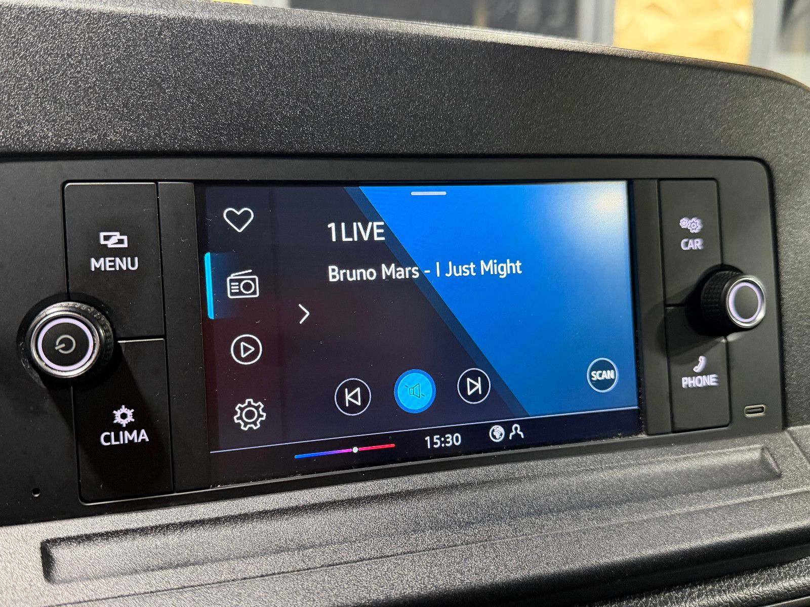 Fahrzeugabbildung Volkswagen Caddy  BLUETOOTH/AUTO-HOLD/ACC/TEMPOMAT/