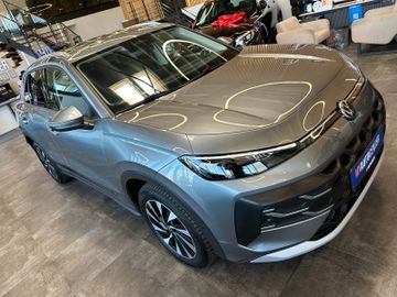 MYAUTOCENTER – Gebraucht- und Jahreswagen mit Werkstattservice in Pfaffenhofen Volkswagen T-Roc Style *1.HAND*19%MWST*ALCANTARA*CARPLAY*