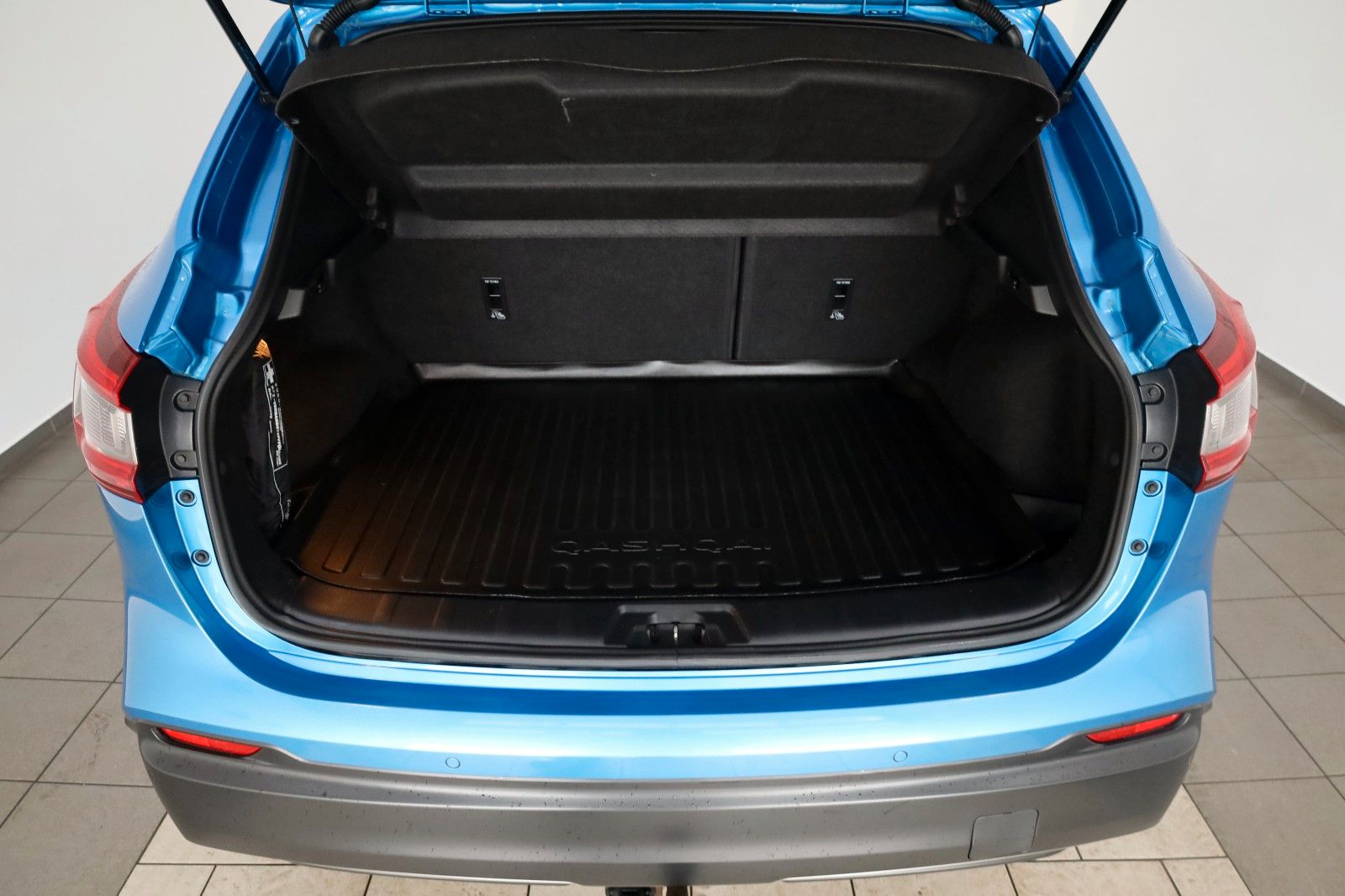 Fahrzeugabbildung Nissan Qashqai N-Connecta Navi,PanDach,360°,AHK,SR+WR