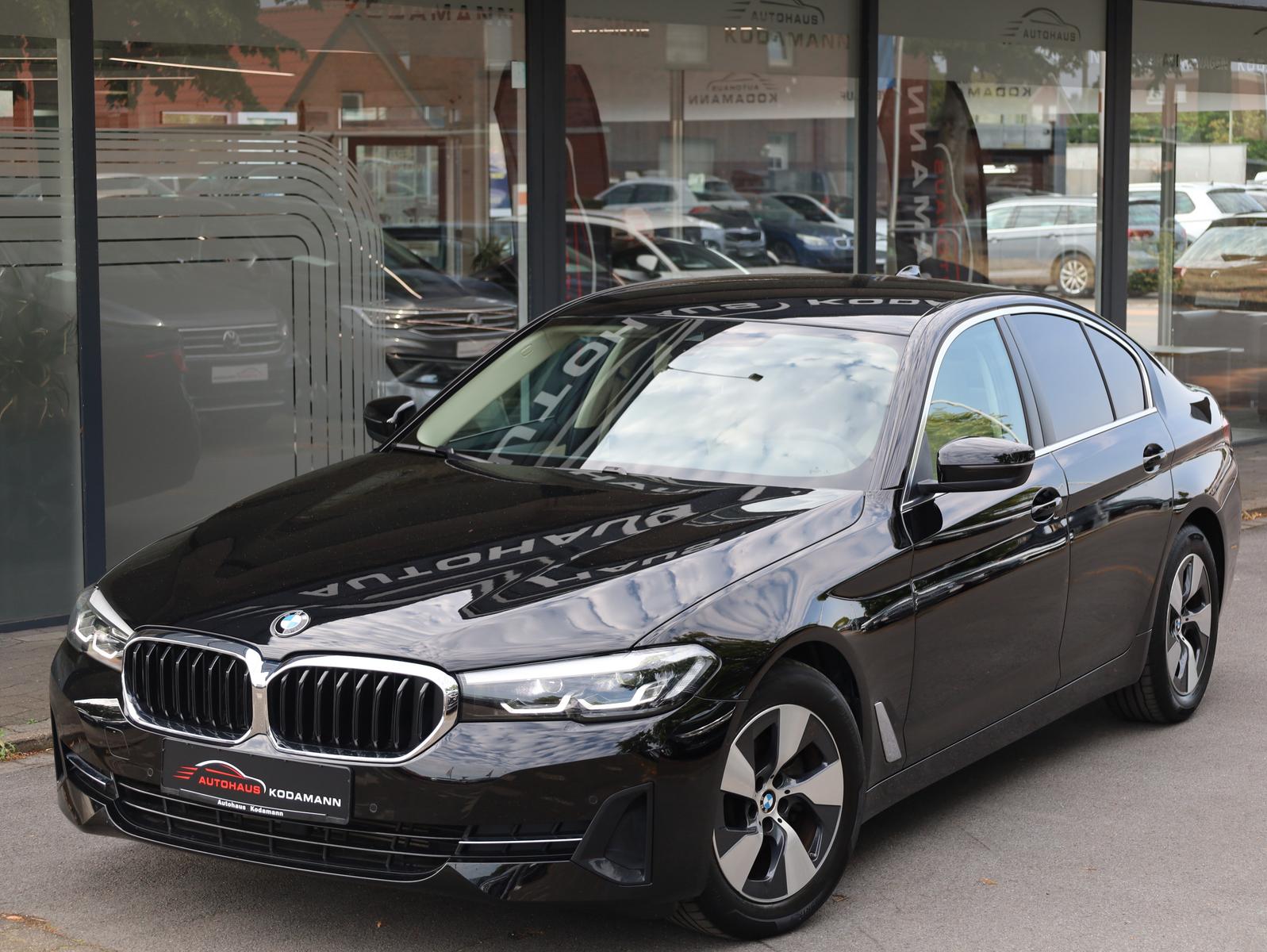 BMW 520 520 d xDrive*Cam*Leder*Virtual*4xSHZ*AHK*