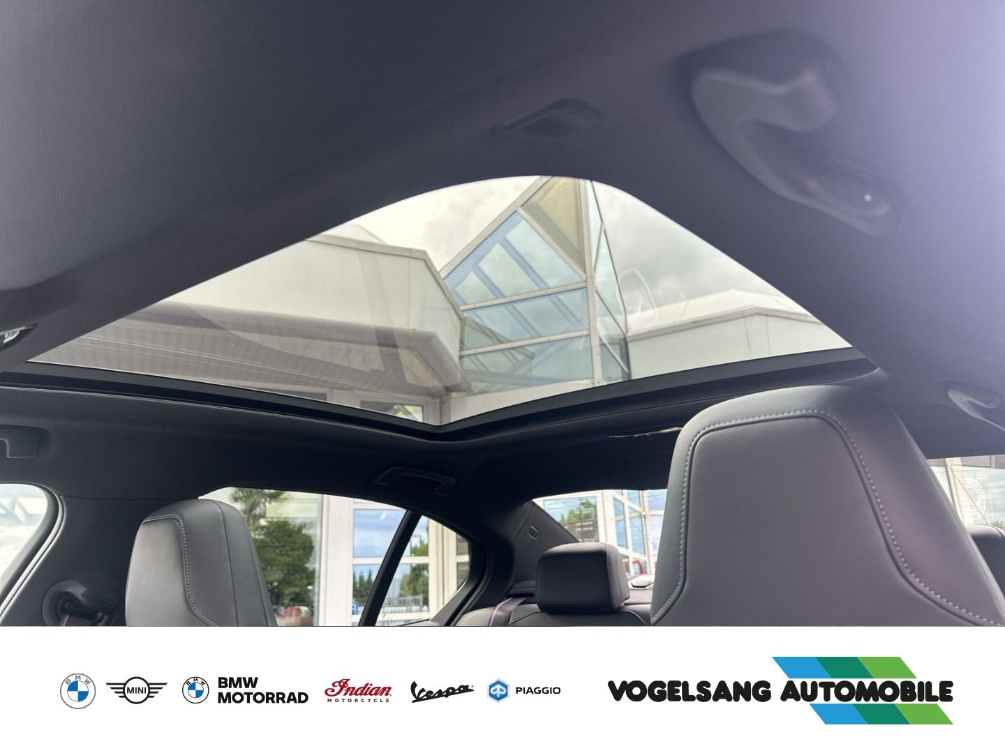 Fahrzeugabbildung BMW 550 e xDrive M Sport Park-Assistent Sportpaket H