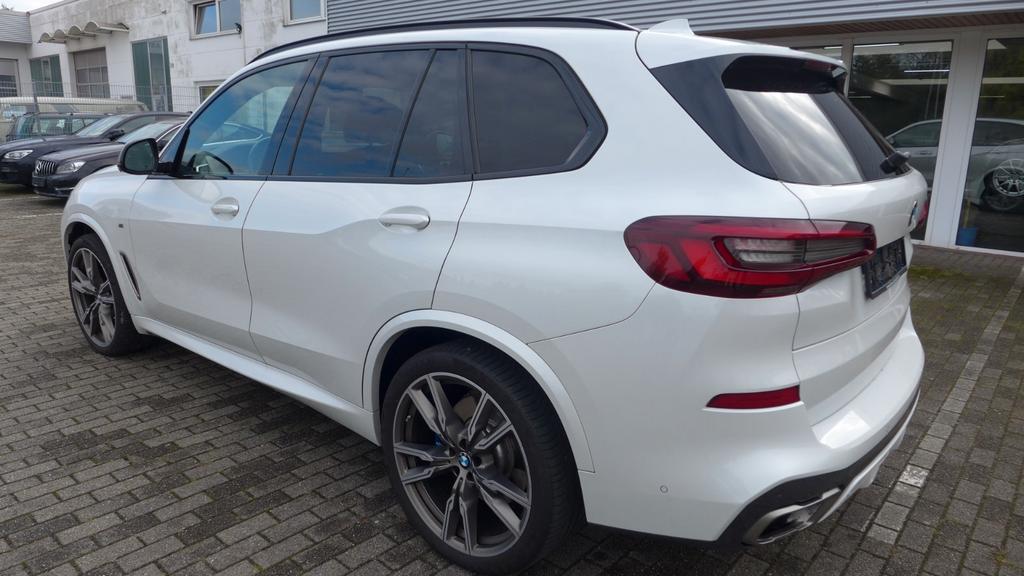 BMW X5 M50