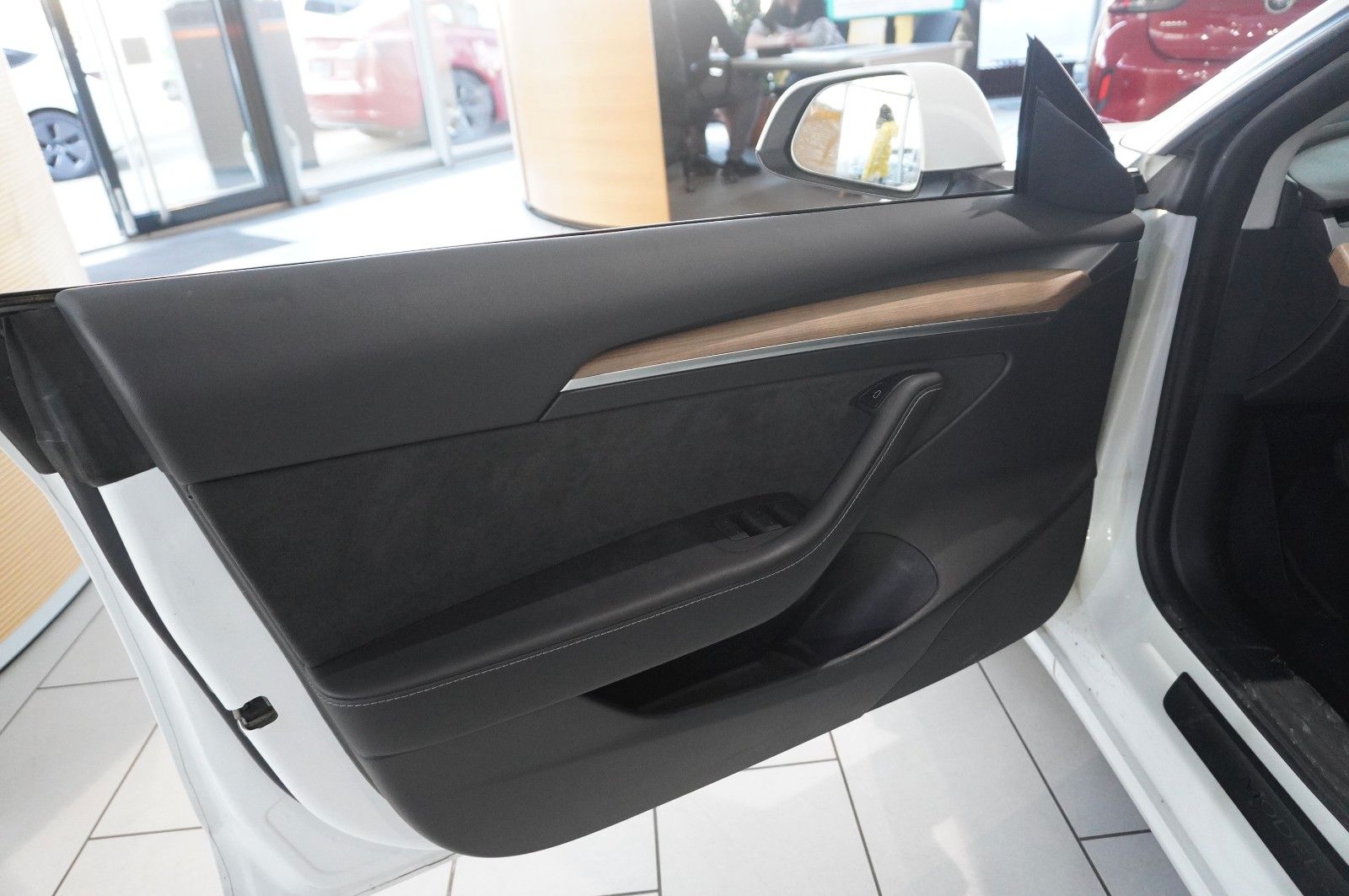 Fahrzeugabbildung Tesla Model 3 Standard Range Plus NAVI/KAMERA/SH/WÄRME