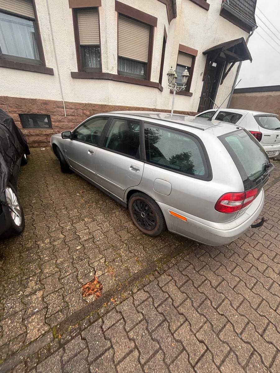 Volvo V40 2004 — engine 1.783 cm³, 122 HP (90kW)