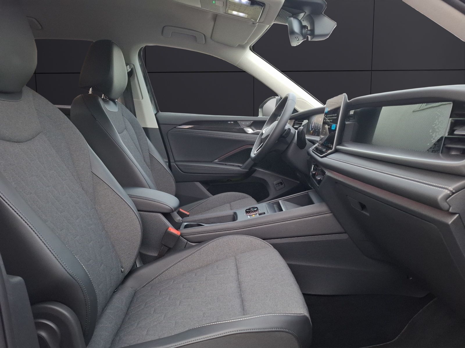 Fahrzeugabbildung Volkswagen Tayron TDI Life DSG 4M LEDplus AHK Navi AID ACC