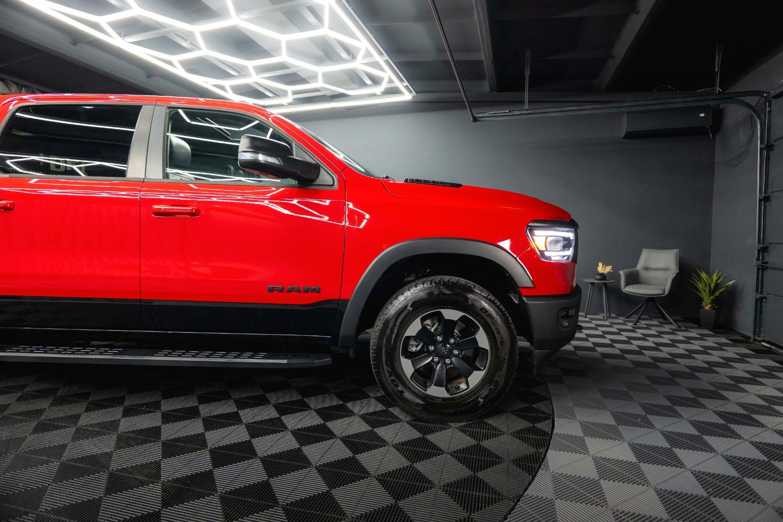 Fahrzeugabbildung Dodge RAM 5.7 V8 HEMI 4x4 REBEL AXLE LOCK LPG Pano ACC