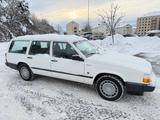 Volvo 745 - Volvo Oldtimer mit Benzin-Antrieb: Kombi