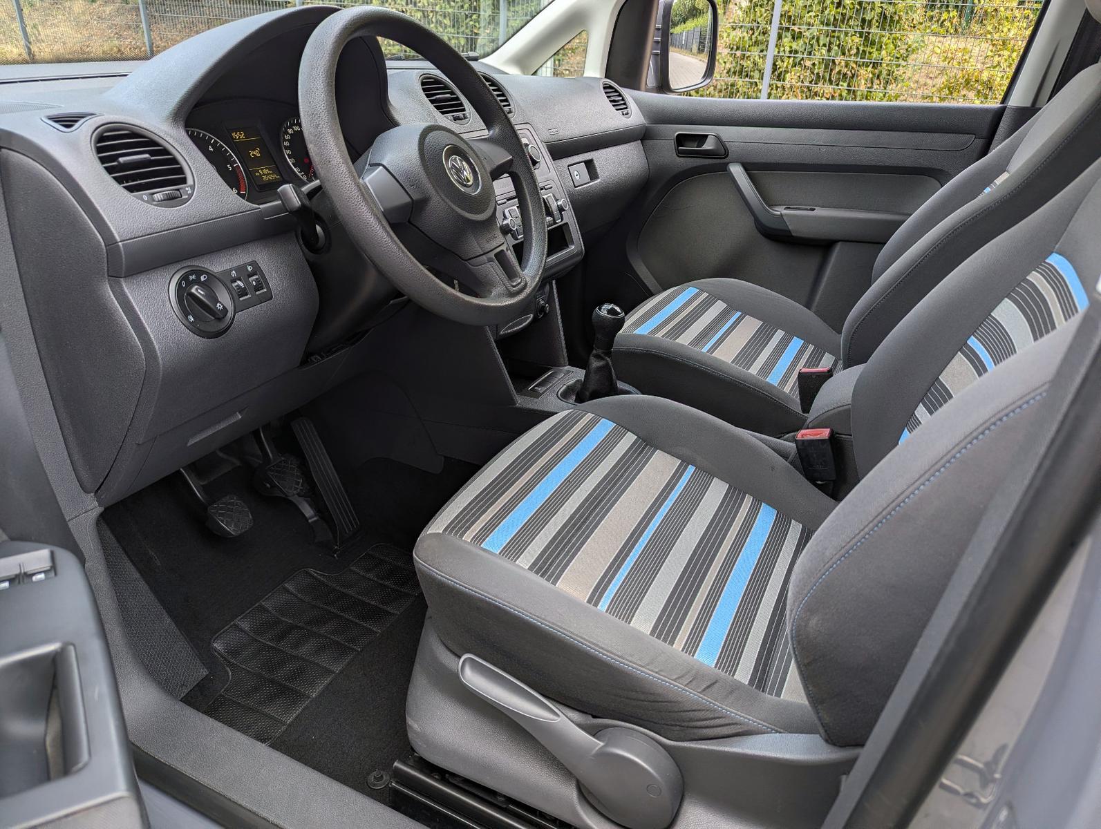 Volkswagen Caddy 2012 — photo 9