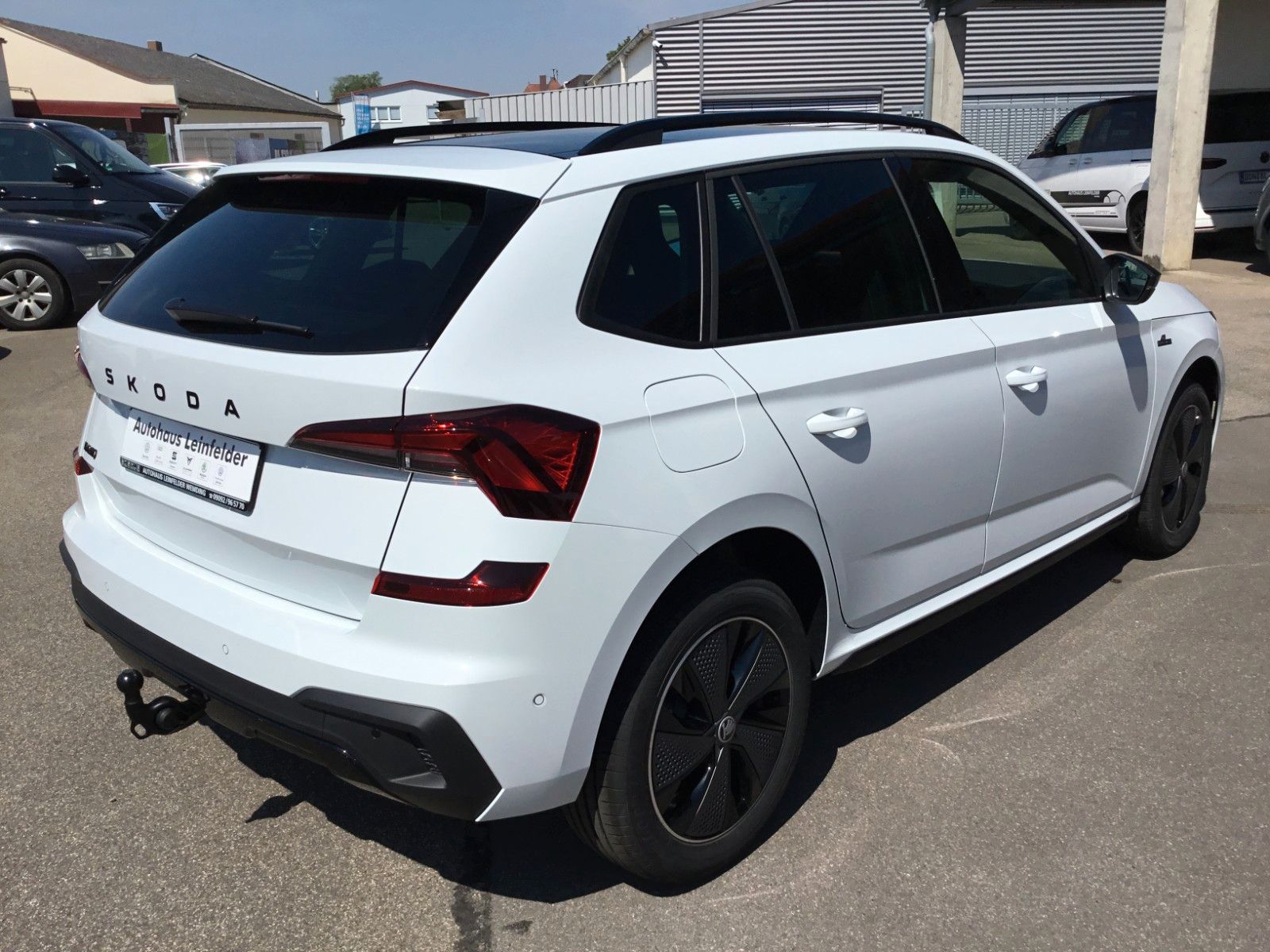 Fahrzeugabbildung SKODA Kamiq 1.5 TSI DSG Monte Carlo+AHK+Navi+Kamera
