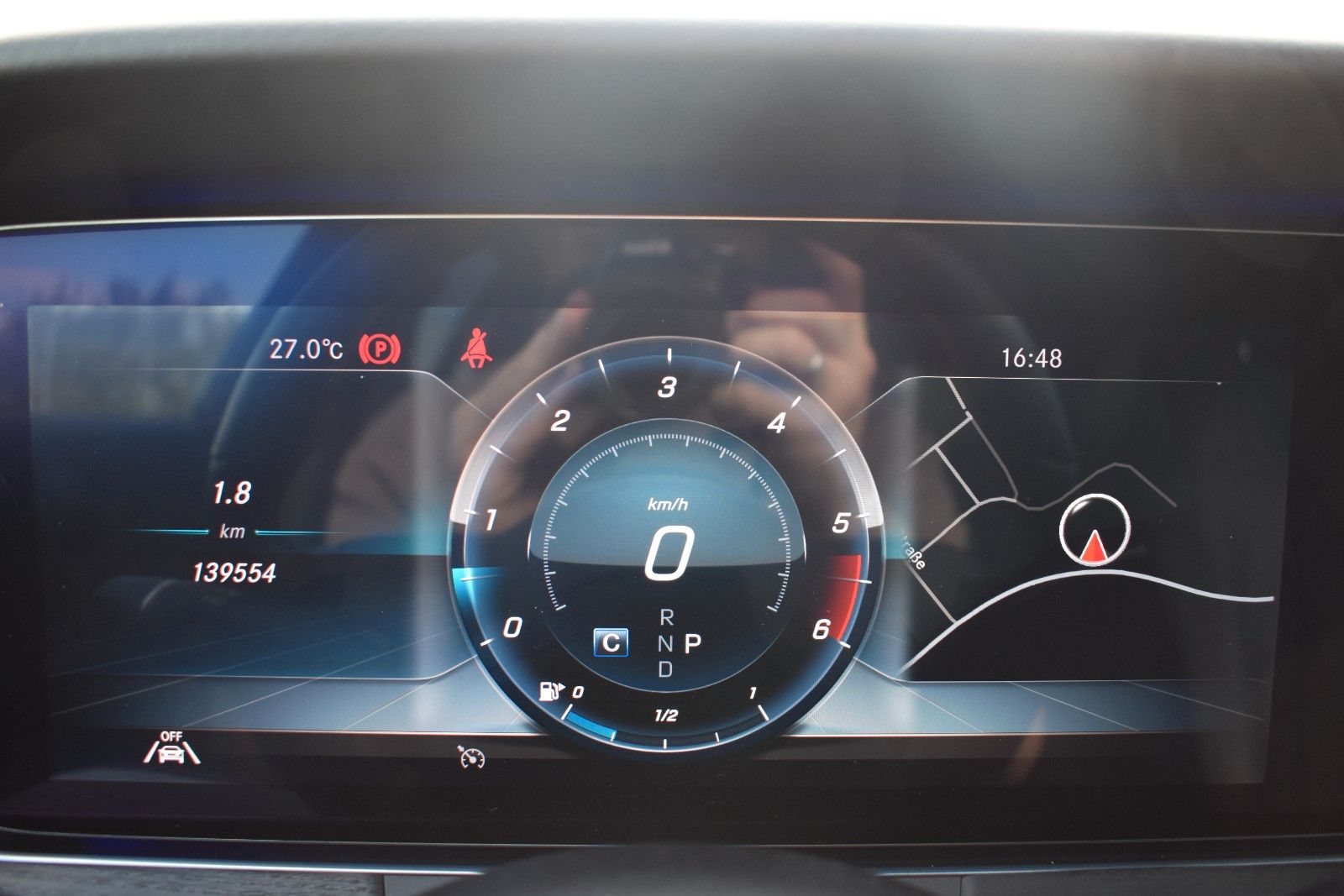 Fahrzeugabbildung Mercedes-Benz E 350d T-Modell HUD/BURMESTER/CARPLAY/LED/KAMERA