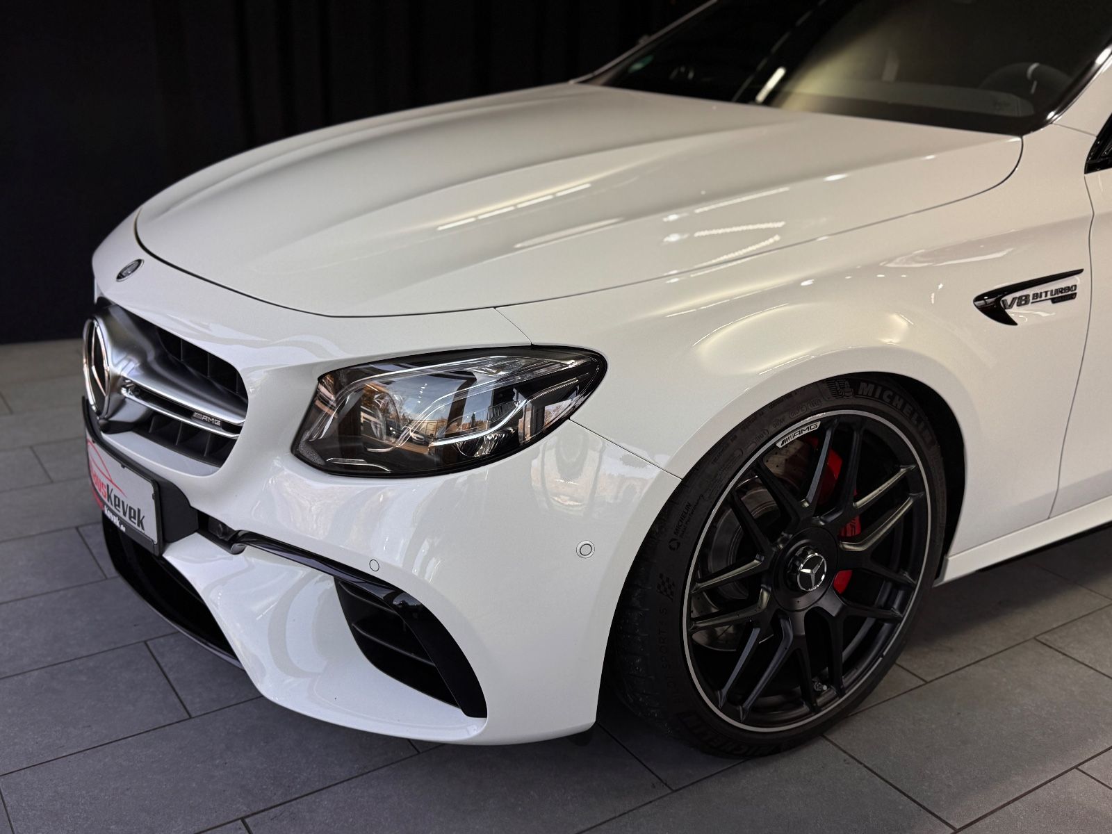 Fahrzeugabbildung Mercedes-Benz E 63 S AMG 4Matic+|AMG DRIVER|BURMESTER|TV|VOLL